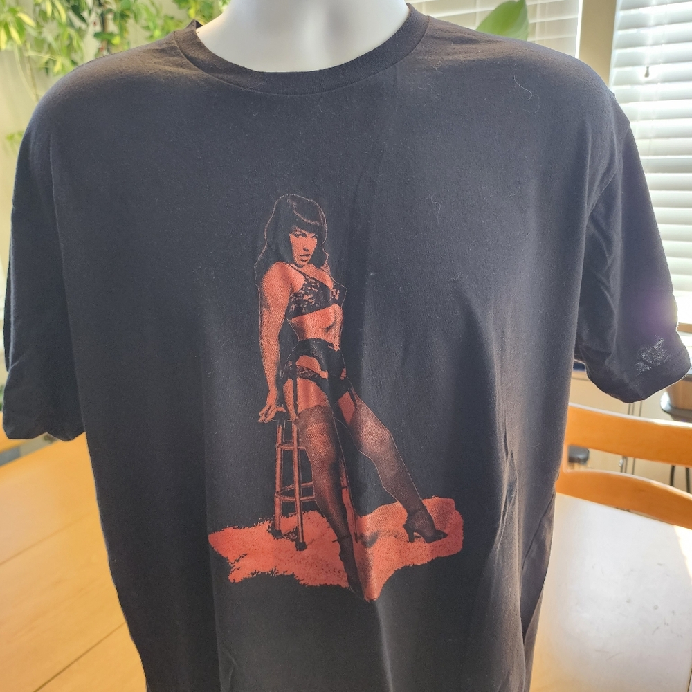 Mens Bettie Page t-shirt sx XL